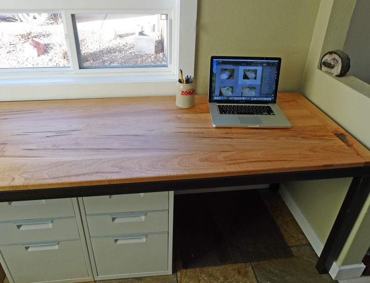 Ambrosia maple desk