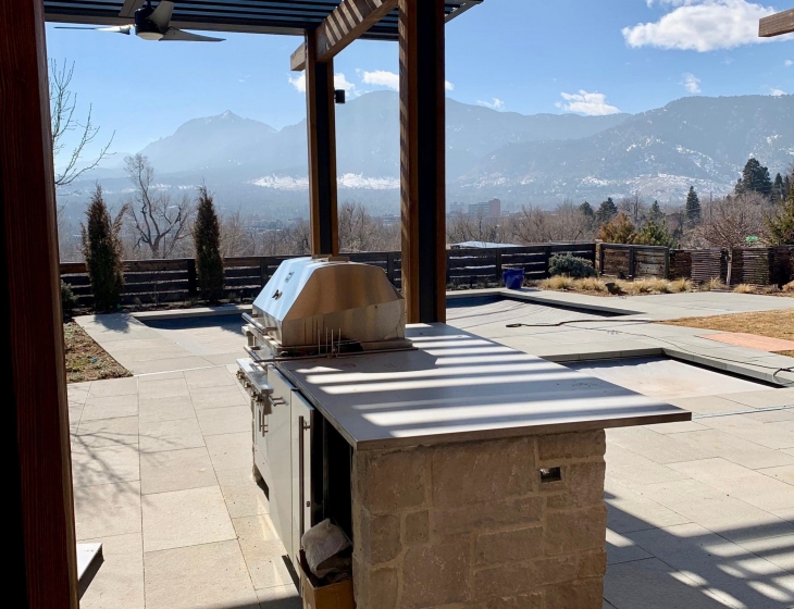Boulder outdoor concrete kitchen counter