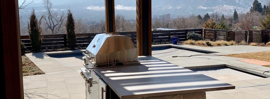 Boulder outdoor concrete kitchen counter