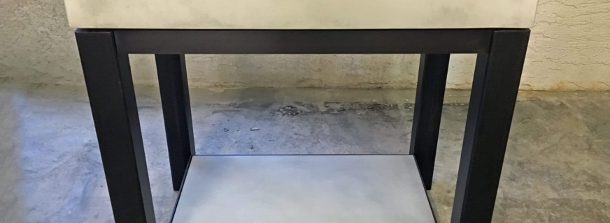 Ramp sink with steel base