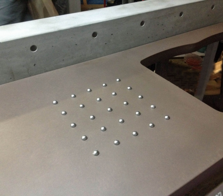 Rivet Trivet